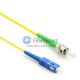 Câble de raccordement à fibre optique monomode 9/125 simplex SC/UPC vers ST/APC