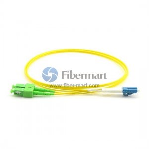 Câble de raccordement à fibre duplex monomode 9/125 LC/UPC vers SC/APC Câble de raccordement à fibre duplex monomode 9/125 LC/UPC vers SC/APC