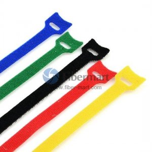 Attache-câble magnétique Velcro® 12x150mm avec gestion des câbles Attache-câble magnétique Velcro® 12x150mm avec gestion des câbles
