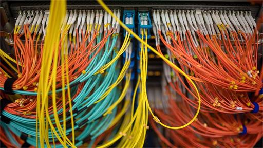 大規模データセンター向けプレターミネート済みケーブルソリューション 大規模データセンター向けプレターミネート済みケーブルソリューション
