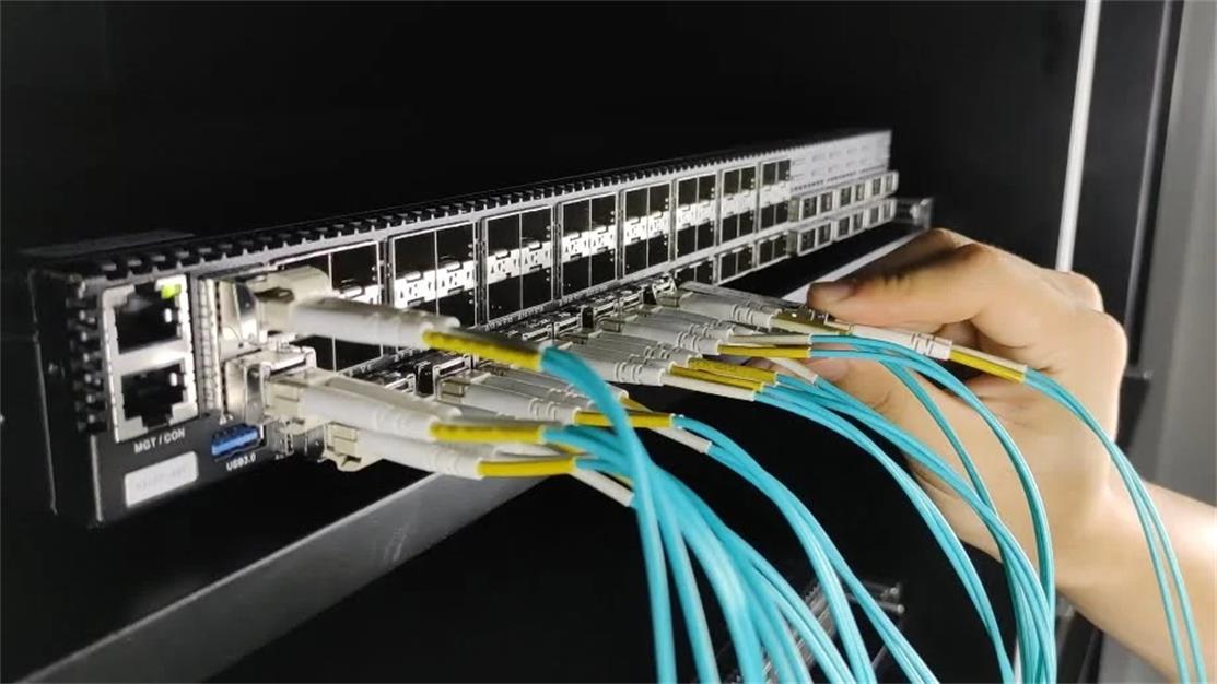 Волоконно-оптический коммутатор Ethernet