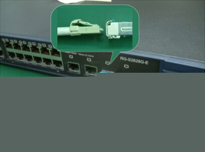 figure 9. installation du cordon de raccordement &agrave; fibre optique