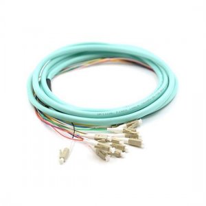 1.5M 12本のファイバーLC / UPCマルチモードOM3バンチファイバーオプティカルピグテール0.9mm PVCジャケット 1.5M 12本のファイバーLC / UPCマルチモードOM3バンチファイバーオプティカルピグテール0.9mm PVCジャケット