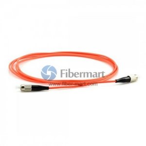 Cabo de fibra óptica multimodo FC para FC de 200/220 µm e 3,0 mm com tecnologia simplex. Cabo de fibra óptica multimodo FC para FC de 200/220 µm e 3,0 mm com tecnologia simplex.